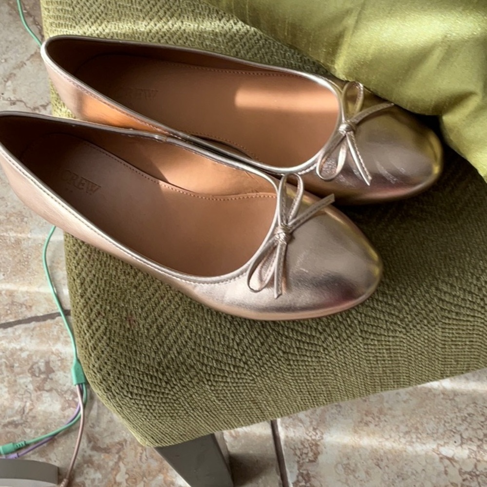 GOLD J CREW FLATS - Picture 3 of 4